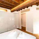 Apartman Guesthost - Stylish Quardilatero Flat *