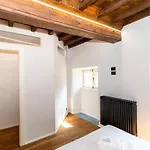 Guesthost - Stylish Quardilatero Flat Torino