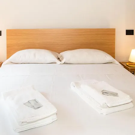 Guesthost - Stylish Quardilatero Flat Turin