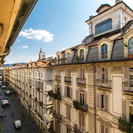 Stylish Quardilatero Flat Turin