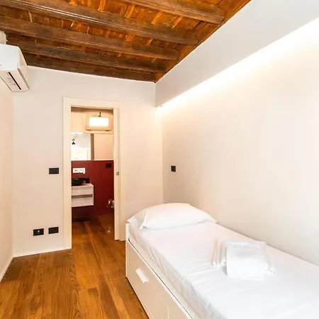 Guesthost - Stylish Quardilatero Flat *