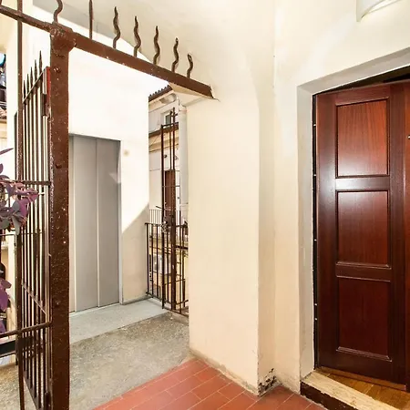 Guesthost - Stylish Quardilatero Flat *