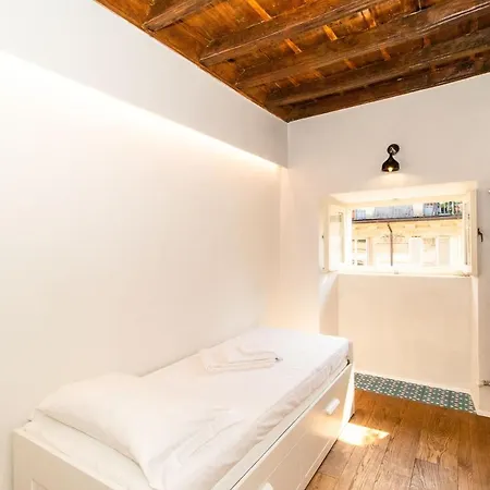 Guesthost - Stylish Quardilatero Flat Апартаменты *