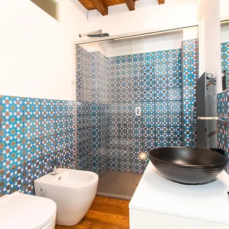 Guesthost - Stylish Quardilatero Flat *