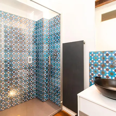 Guesthost - Stylish Quardilatero Flat Апартаменты *